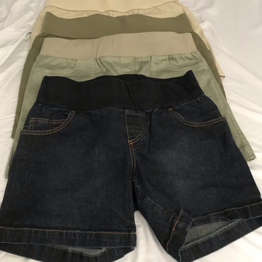 Maternity shorts size medium